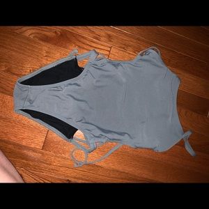 Tie back Jolyn suit with side design